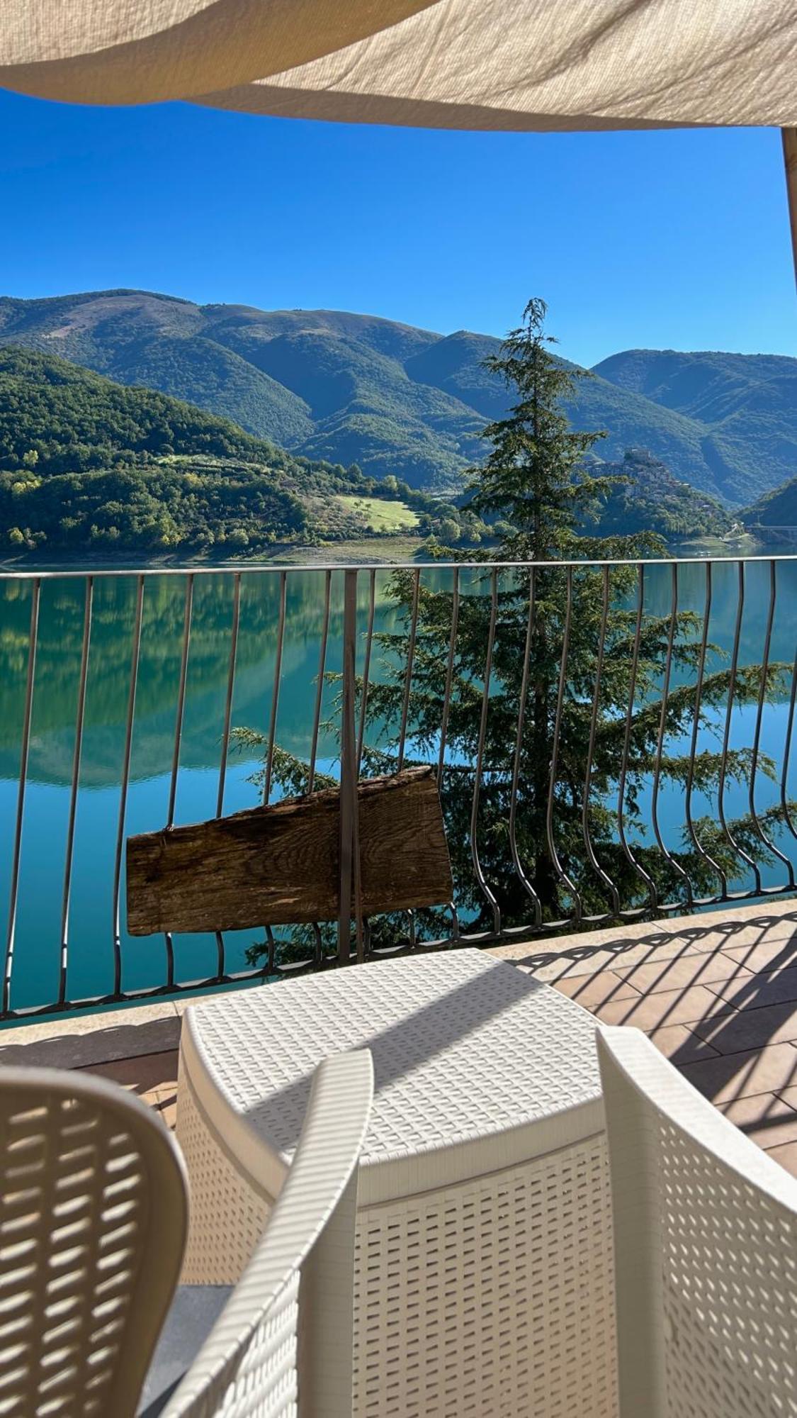 B&B La Casetta Sul Lago Colle di Tora Eksteriør billede