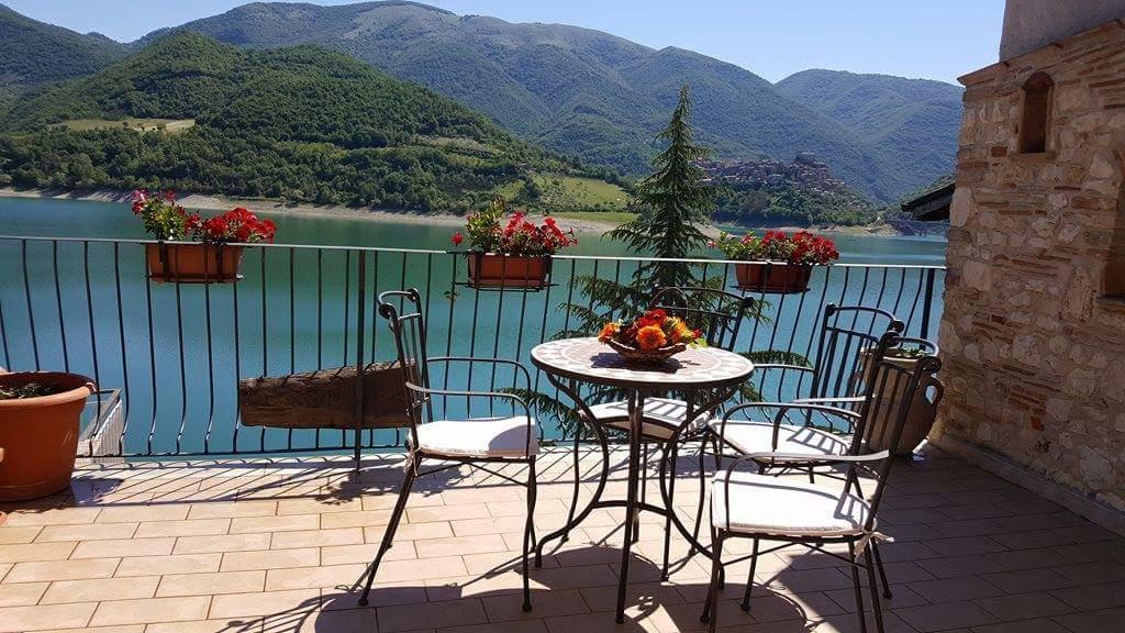 B&B La Casetta Sul Lago Colle di Tora Eksteriør billede
